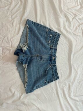 Edikted Jean shorts